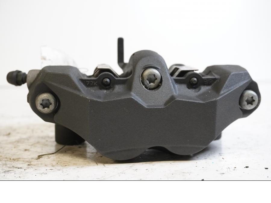 Baksidan på Bromsok från en Suzuki GSX-R 1000 -2008 motorcykel.