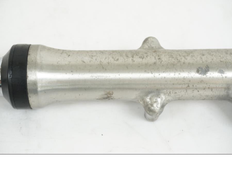 Vänster sida på Gaffelben från en Suzuki GS 1000 -1978 motorcykel.