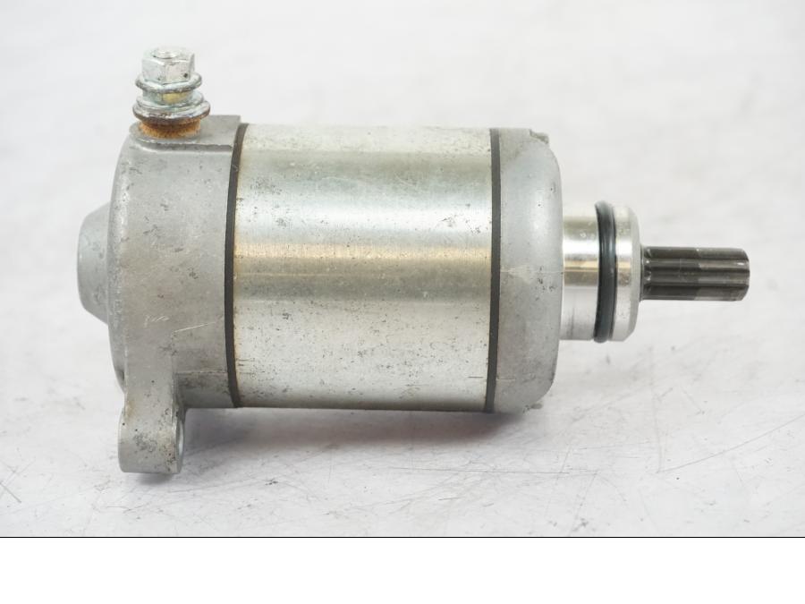 Framsidan på Startmotor från en Kawasaki ZZ-R 1400 -2009 motorcykel.