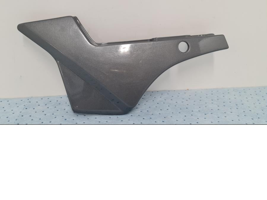 Framsidan på Sidopanel från en Yamaha XJ 750 -1982 motorcykel.