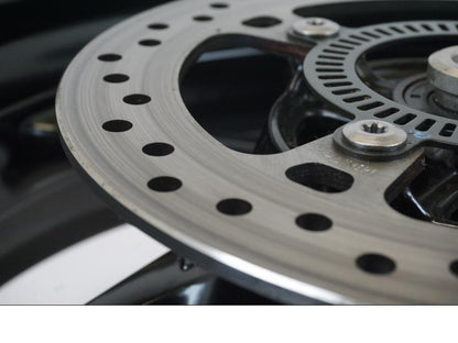 Extrabild5 på Hjulpaket från en Triumph Trident -2021 motorcykel.