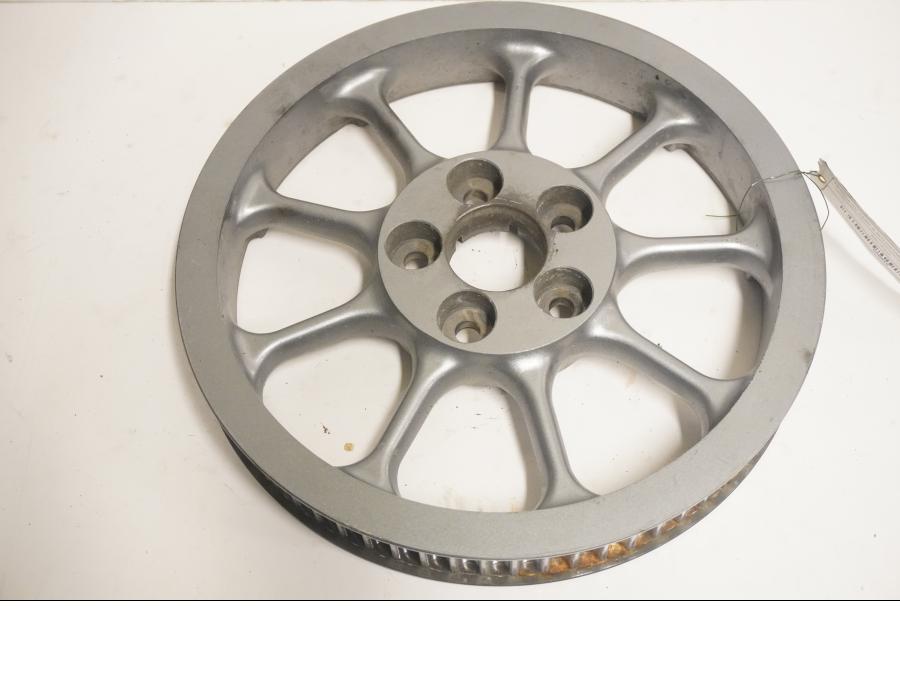 Höger sida på Remdrev från en Yamaha XV 1600 -2002 motorcykel.