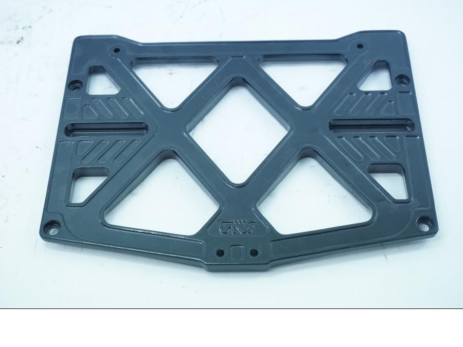 Framsidan på Topboxplatta från en Suzuki GS 500 -2006 motorcykel.