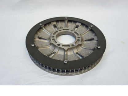 Baksidan på Remhjul från en Kawasaki VN 900 -2006 motorcykel.