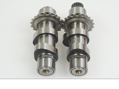 Snett uppifrån på Kamaxel från en H-D FXD Dyna Glide -2013 motorcykel.