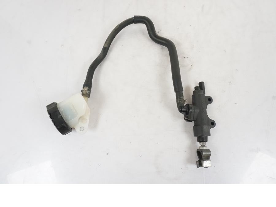 Framsidan på Bromshuvudcylinder från en Honda VFR 1200 -2010 motorcykel.