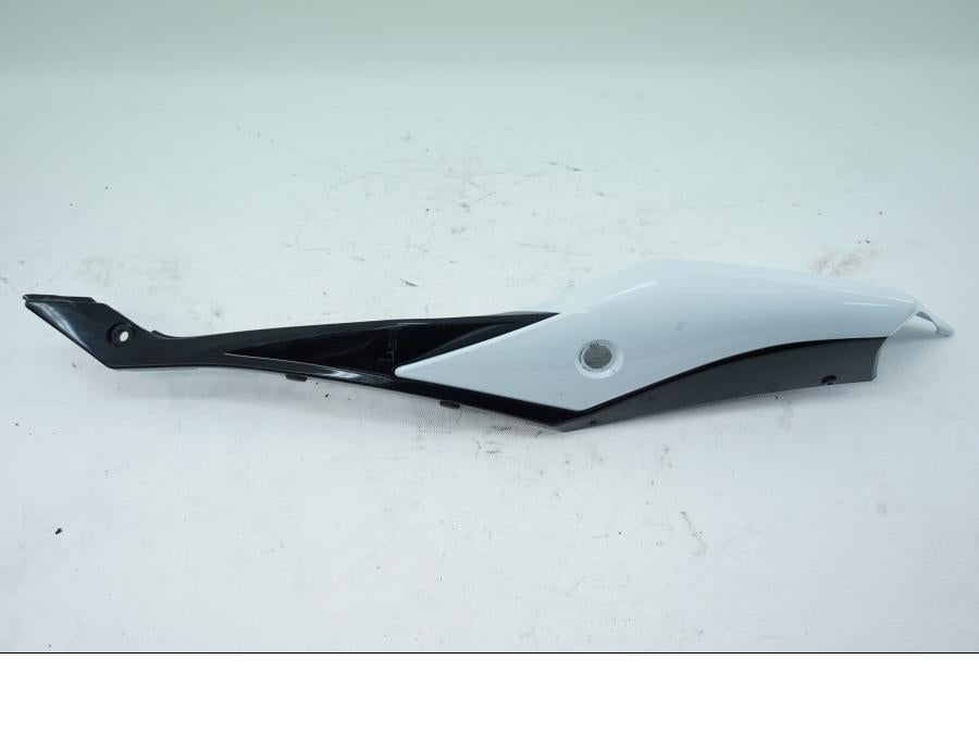 Framsidan på Sidopanel från en Suzuki GSX-R 750 -2009 motorcykel.