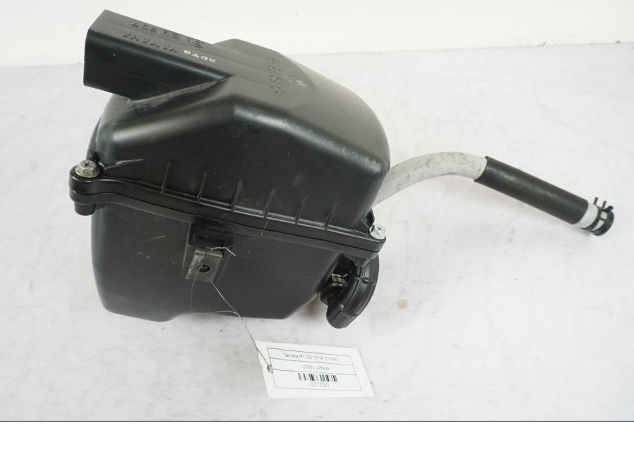 Baksidan på Luftburk från en Yamaha MT 125 -2017 motorcykel.