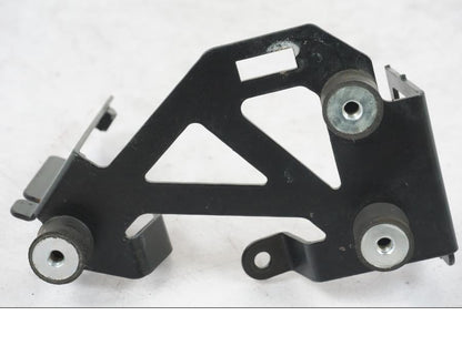 Snett uppifrån på ABS Låda från en KTM 690 Duke -2015 motorcykel.