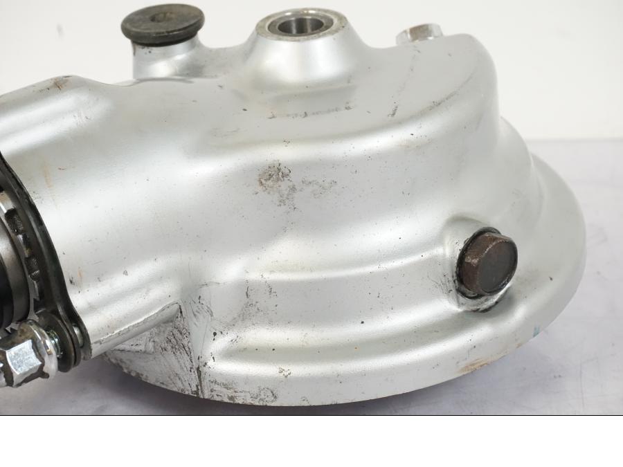 Vänster sida på Slutväxel från en Suzuki VL 800 -2002 motorcykel.