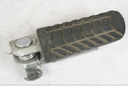 Framsidan på Fotpinne från en Kawasaki Z 900 -2019 motorcykel.