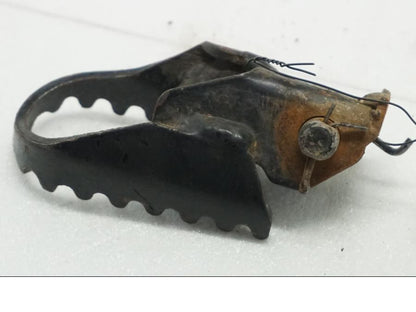 Baksidan på Fotpinne från en Suzuki DR 650 -1996 motorcykel.