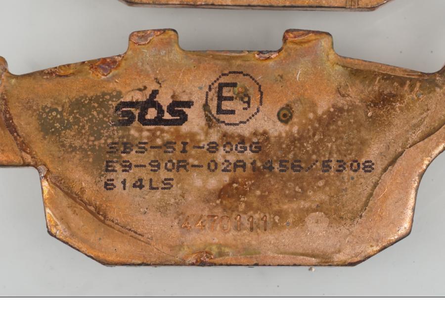 Extrabild1 på Bromsbelägg från en Universal Universal -1997 motorcykel.