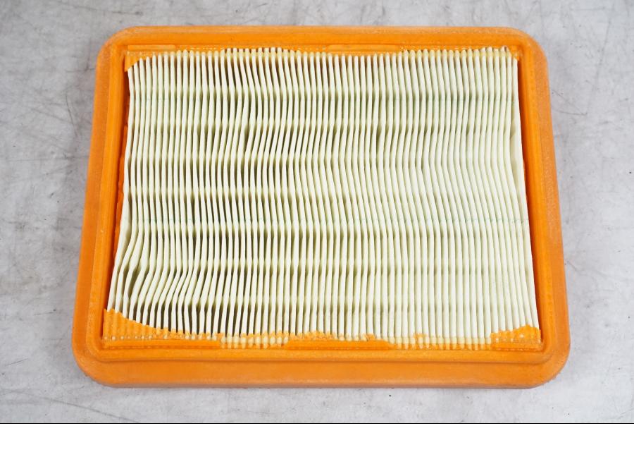 Vänster sida på Luftfilter från en Ducati Multistrada V4 -2024 motorcykel.