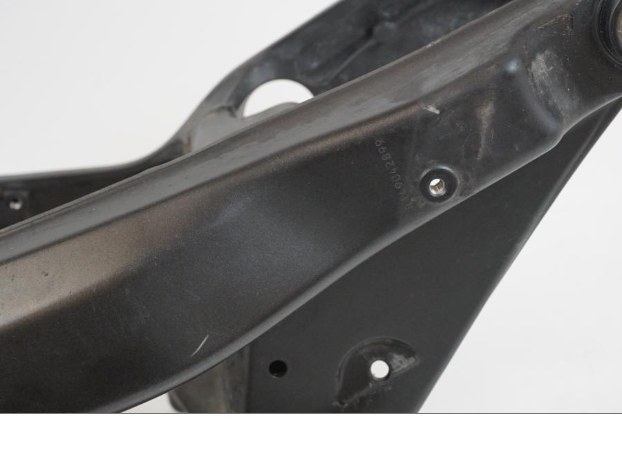 Snett uppifrån på Sving från en Yamaha MT-09 -2014 motorcykel.