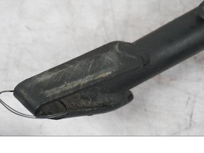 Baksidan på Sidostöd från en Ducati Multistrada V4 -2024 motorcykel.