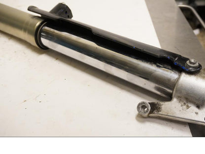 Snett uppifrån på Gaffelben från en Husaberg FS 650 E -2008 motorcykel.