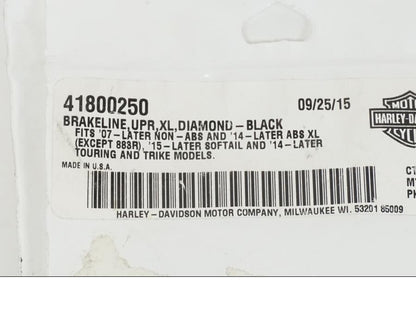 Baksidan på Bromsslang från en H-D Harley diverse -2014 motorcykel.