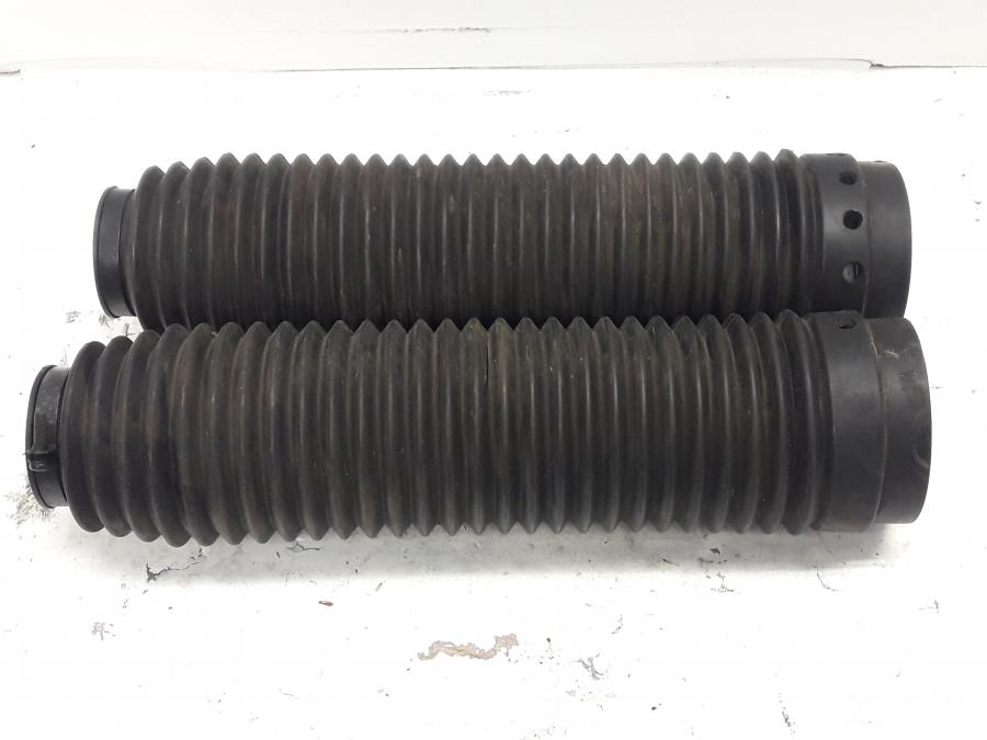 Framsidan på Gaffelbensskydd från en Kawasaki KLE 500 -2001 motorcykel.