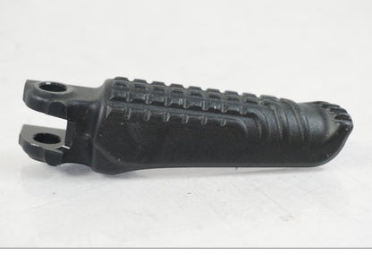 Höger sida på Fotpinne från en KTM 1290 Super Duke R EVO -2023 motorcykel.