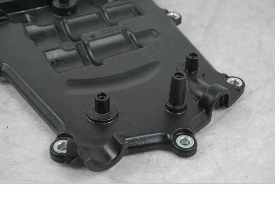 Snett uppifrån på Luftburk från en Ducati Multistrada V4 -2024 motorcykel.