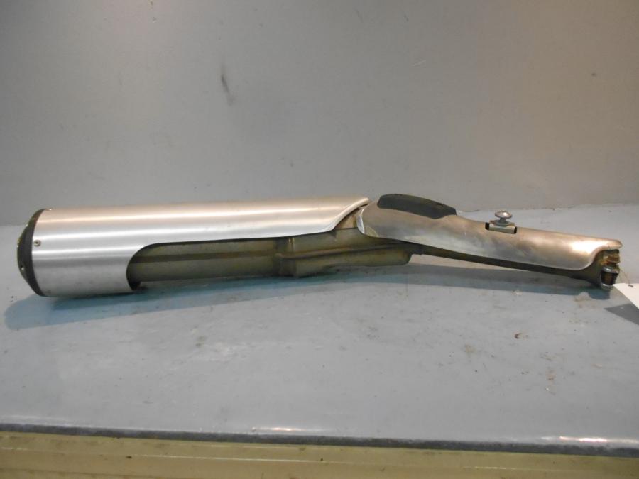 Baksidan på Ljuddämpare från en Suzuki DL 1000 -2003 motorcykel.