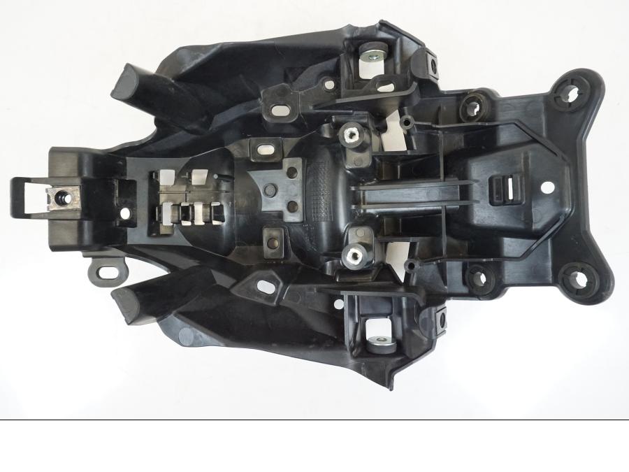 Extrabild3 på Strålkastarfäste från en Yamaha MT-09 -2021 motorcykel.