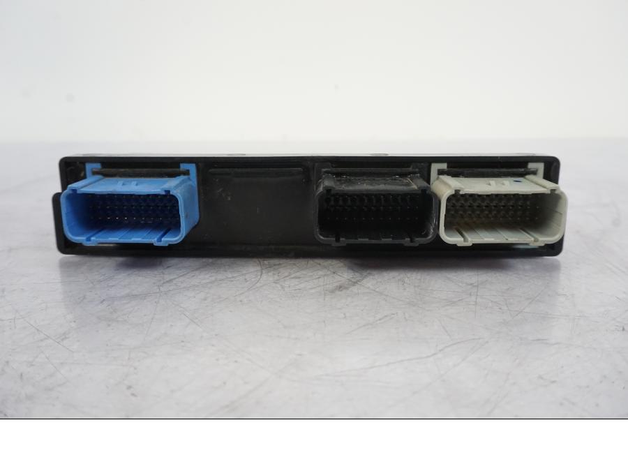 Baksidan på CDI / ECU från en Honda VFR 1200 -2010 motorcykel.