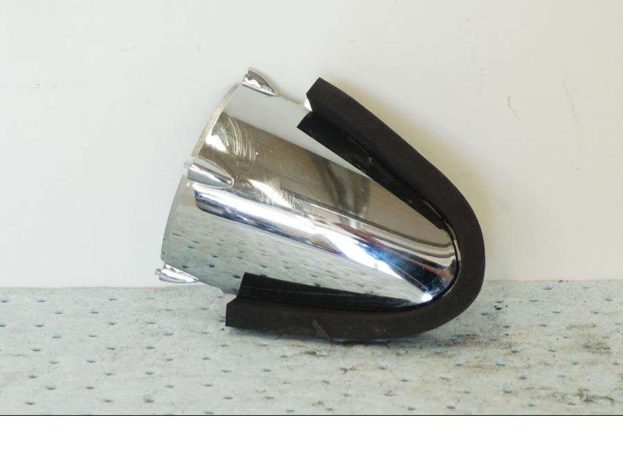 Baksidan på Instrumentkåpa från en Suzuki GSX 1300 BK -2008 motorcykel.