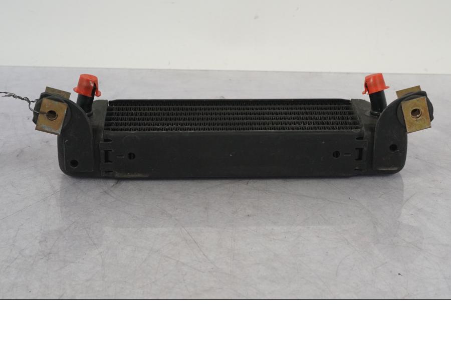 Höger sida på Oljekyl från en BMW R 1100 GS -1998 motorcykel.