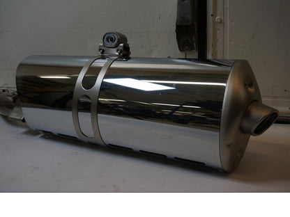 Höger sida på Ljuddämpare från en BMW R 1200 GS -2007 motorcykel.