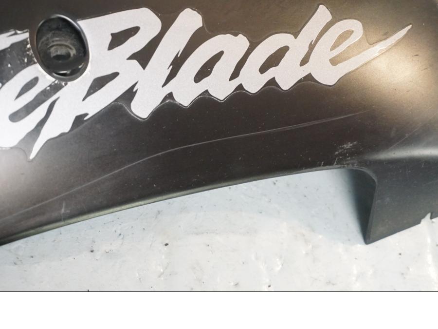 Snett uppifrån på Magkåpa från en Honda CBR 900 RR -1996 motorcykel.