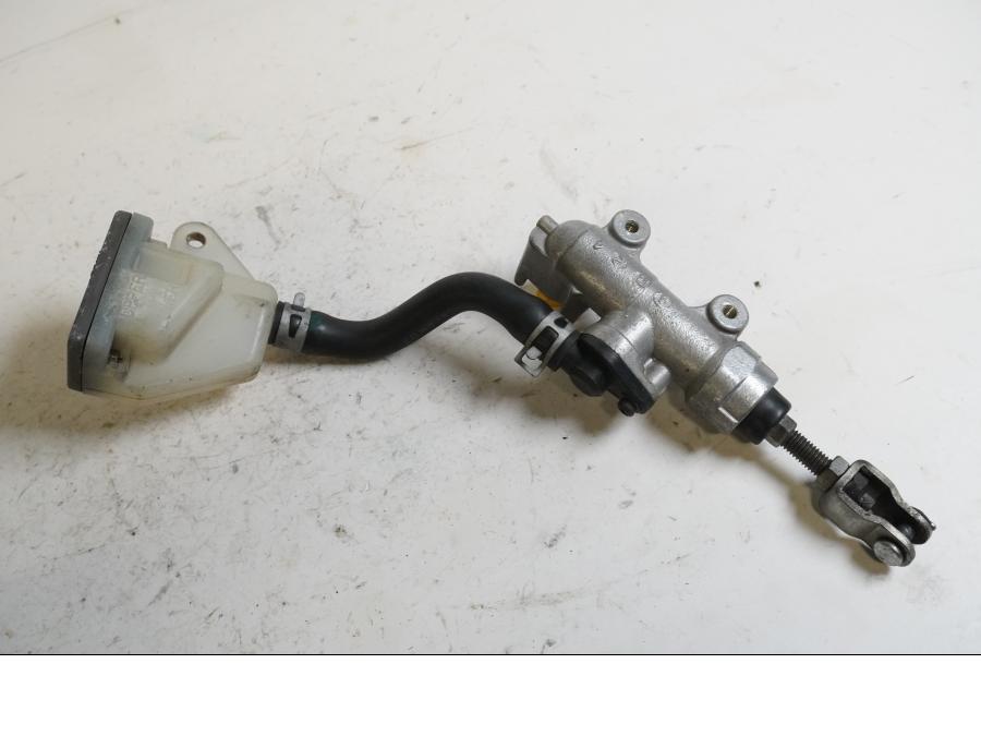 Framsidan på Bromshuvudcylinder från en Suzuki GSX-R 1000 -2003 motorcykel.