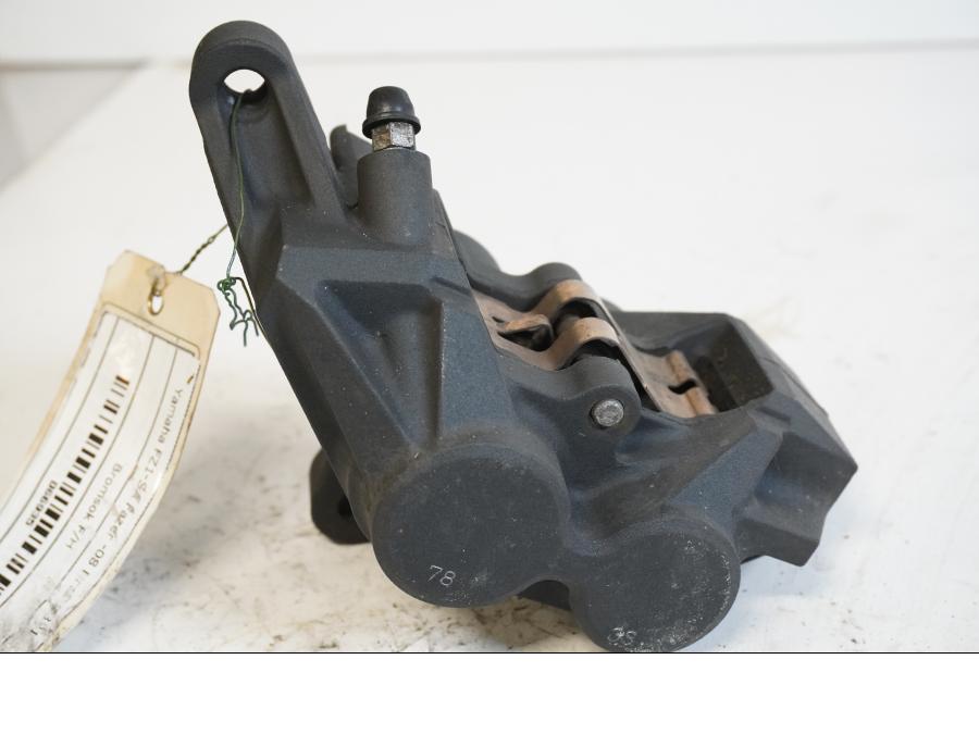 Baksidan på Bromsok från en Yamaha FZ1-SA -2008 motorcykel.