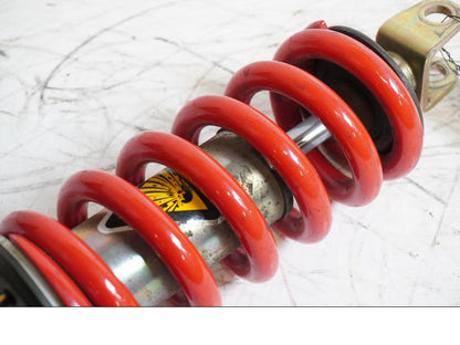 Vänster sida på Stötdämpare från en Yamaha FZ-S 600 -2001 motorcykel.