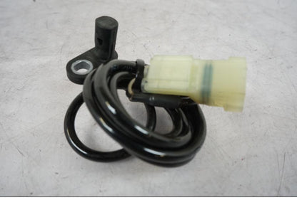 Baksidan på ABS givare från en Triumph Bonneville T120 -2021 motorcykel.