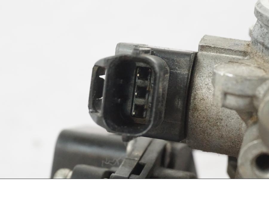 Extrabild2 på Spjällhus från en Suzuki GSX-R 750 -2007 motorcykel.