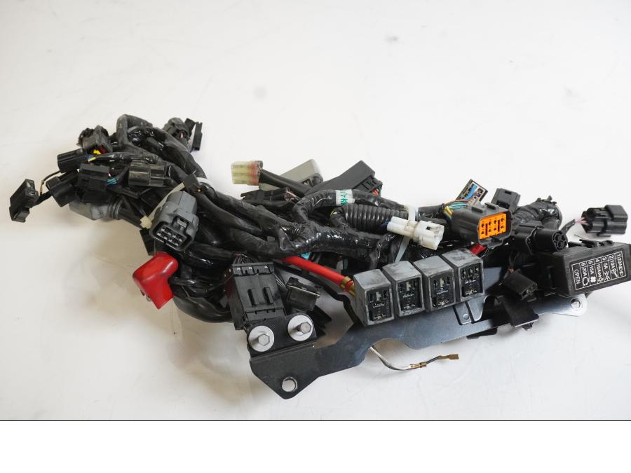 Framsidan på Kabelstam från en Triumph Street Triple R -2009 motorcykel.