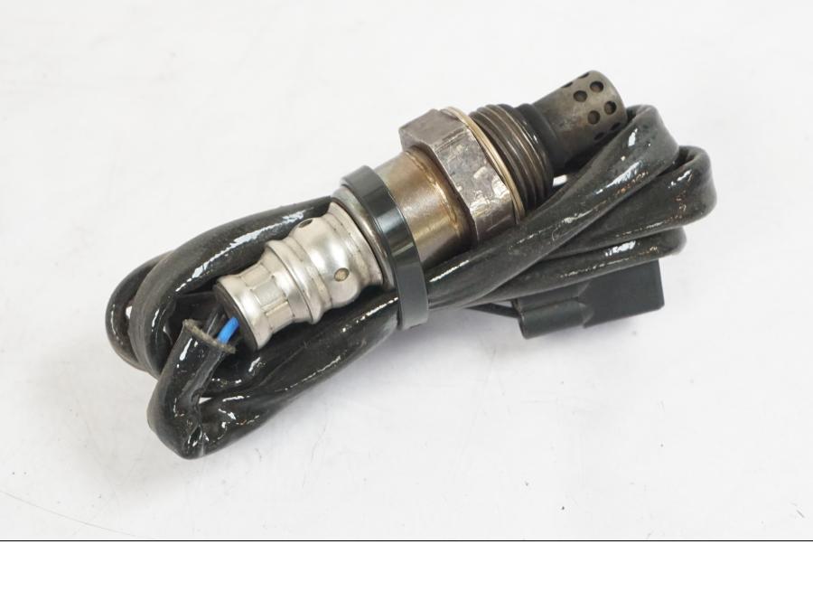 Baksidan på Lambdasond från en Kawasaki Z 900 -2019 motorcykel.