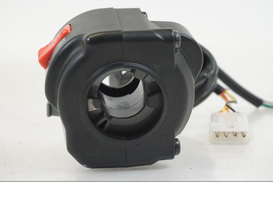 Höger sida på Styrelreglage från en Husqvarna 701 Supermoto -2020 motorcykel.