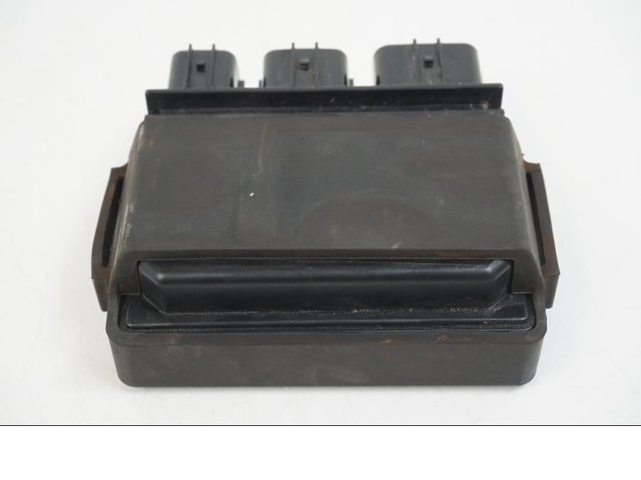 Vänster sida på Reläbox från en Kawasaki ER-6F -2016 motorcykel.