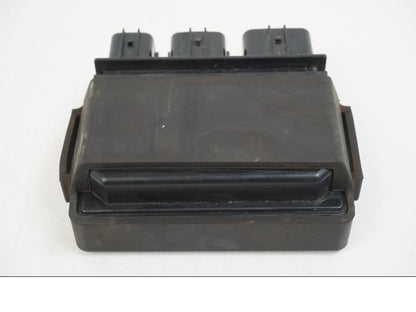 Vänster sida på Reläbox från en Kawasaki ER-6F -2016 motorcykel.