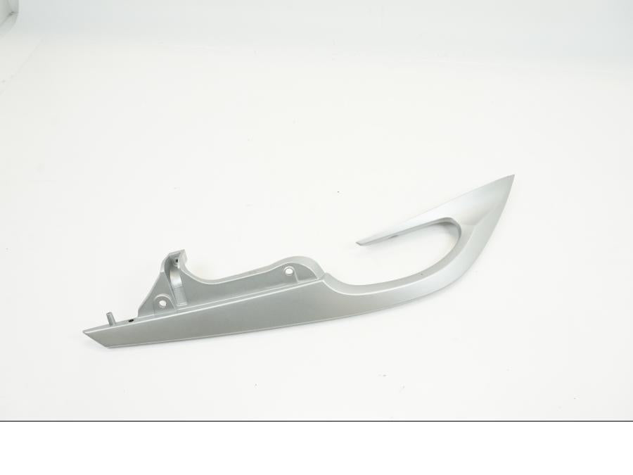 Framsidan på Passagerarhandtag från en BMW R 1200 RT -2010 motorcykel.