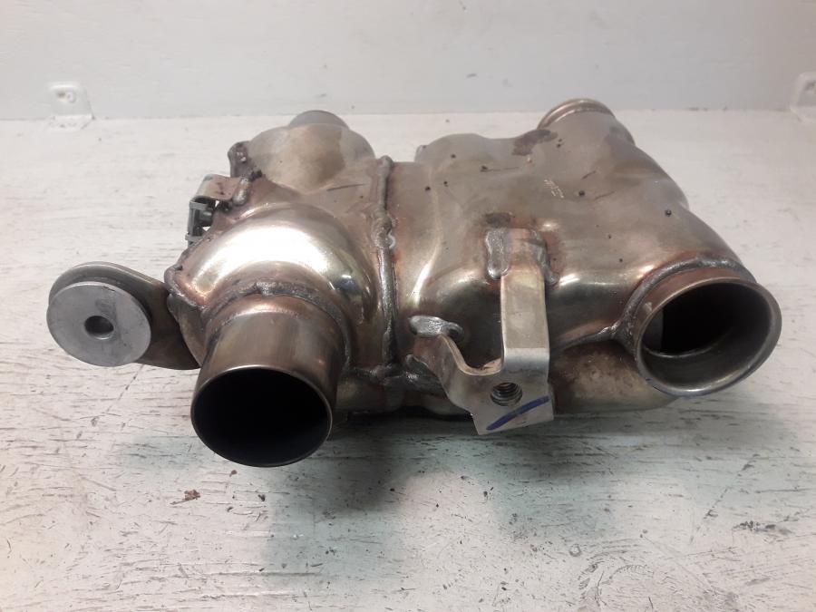 Baksidan på Mellanburk från en Triumph Speed Twin -2019 motorcykel.