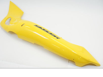 Baksidan på Bakvinge från en Triumph Sprint RS -2004 motorcykel.