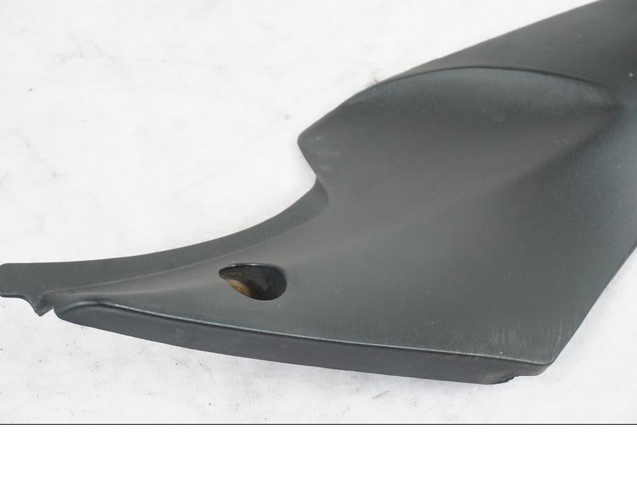 Baksidan på Sidopanel från en Suzuki GSX-R 750 -2007 motorcykel.