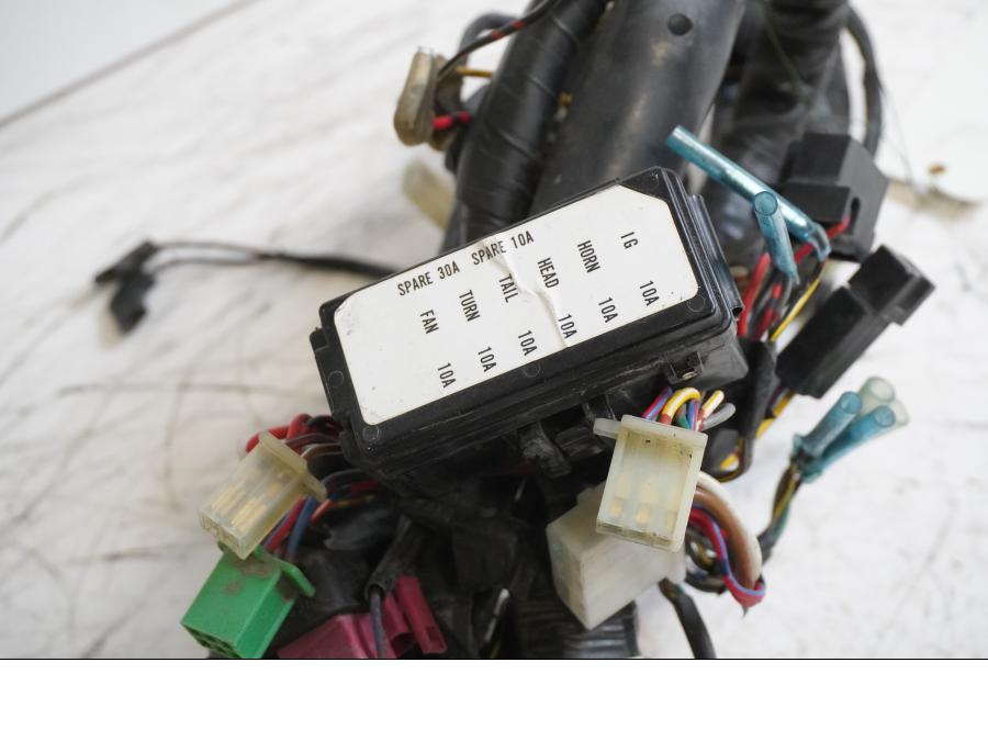 Snett uppifrån på Kabelstam från en Kawasaki ER 5 -1998 motorcykel.