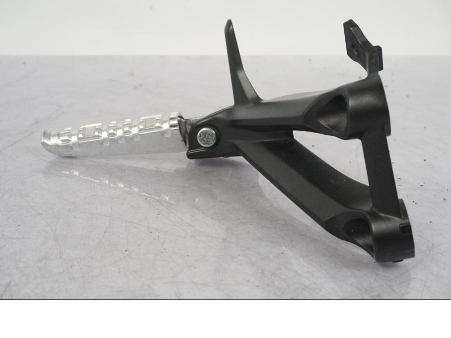 Baksidan på Fotpinne från en Yamaha MT-09 SP -2018 motorcykel.