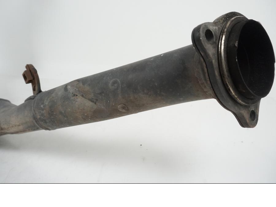 Snett nerifrån på Grenrör från en Suzuki GSX-R 750 -2001 motorcykel.