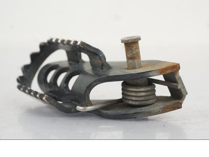 Snett nerifrån på Fotpinne från en BMW F 800 GS -2008 motorcykel.